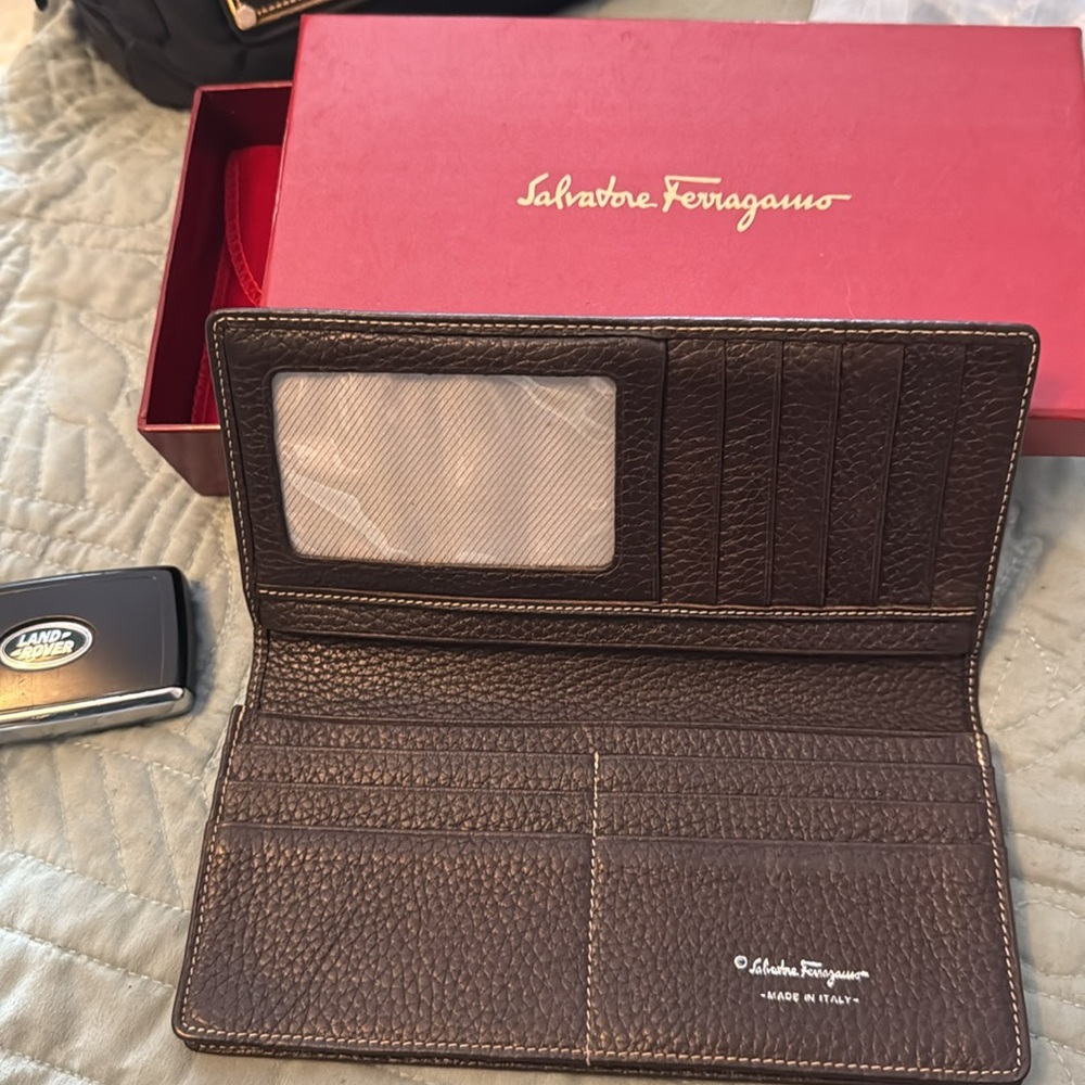 Salvatore Ferragamo Logo Black Leather Long Bifold Wallet - Picture 5 of 6